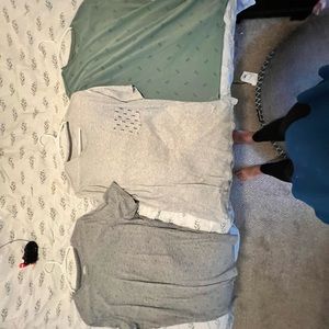 Size Large Men’s Old Navy shirts